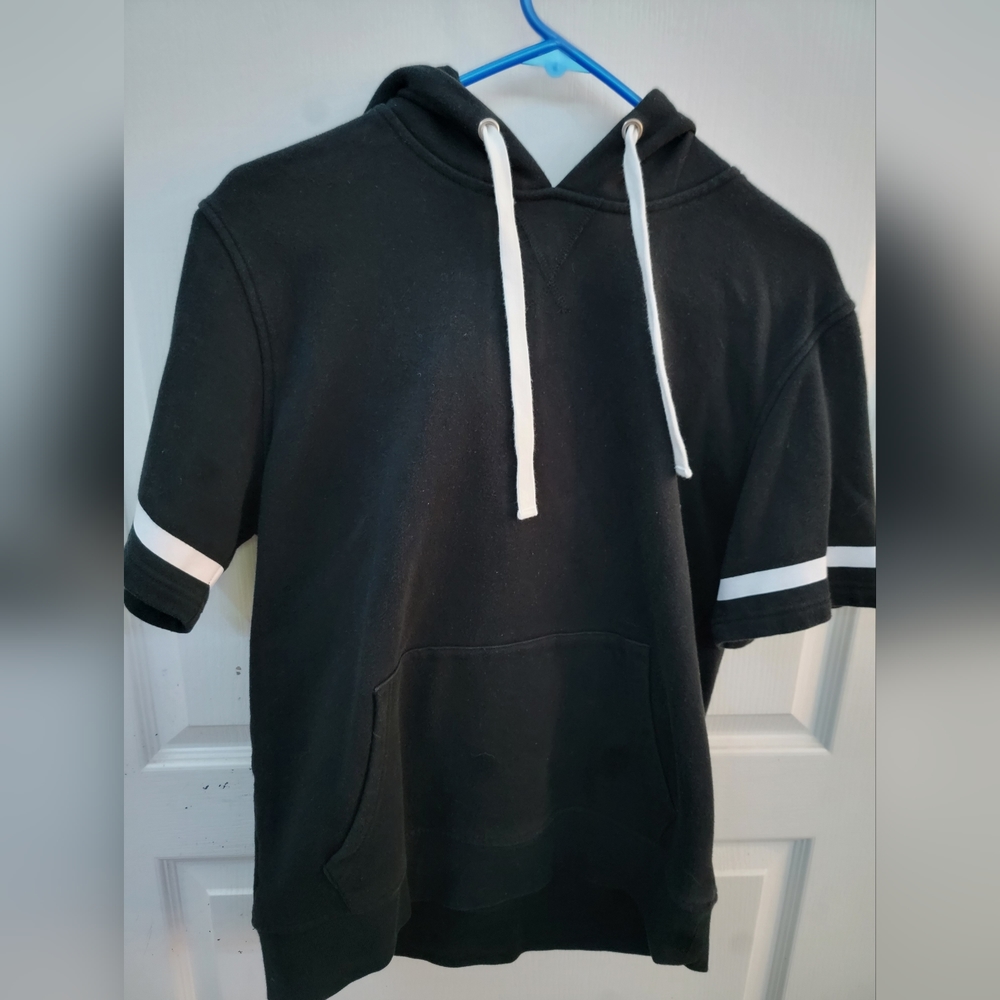 Forever21 Black Shortsleeve Hoodie